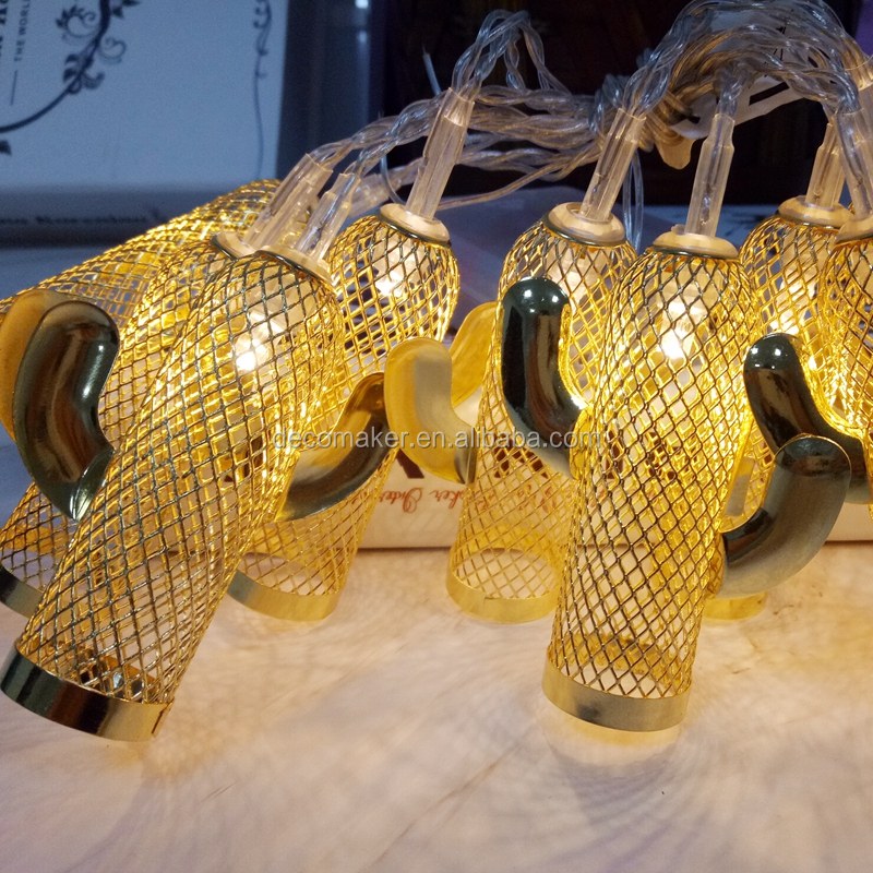 LED string light with metal cactus