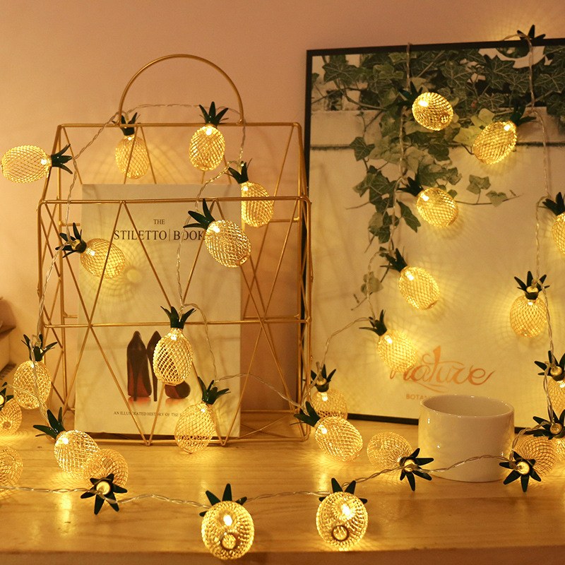 LED string light with decos